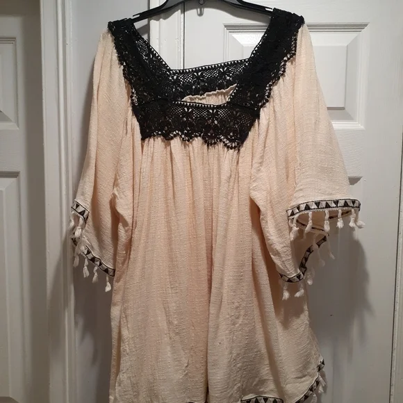 Velzera Cream/Black Tunic Top Size M - Picture 3 of 3